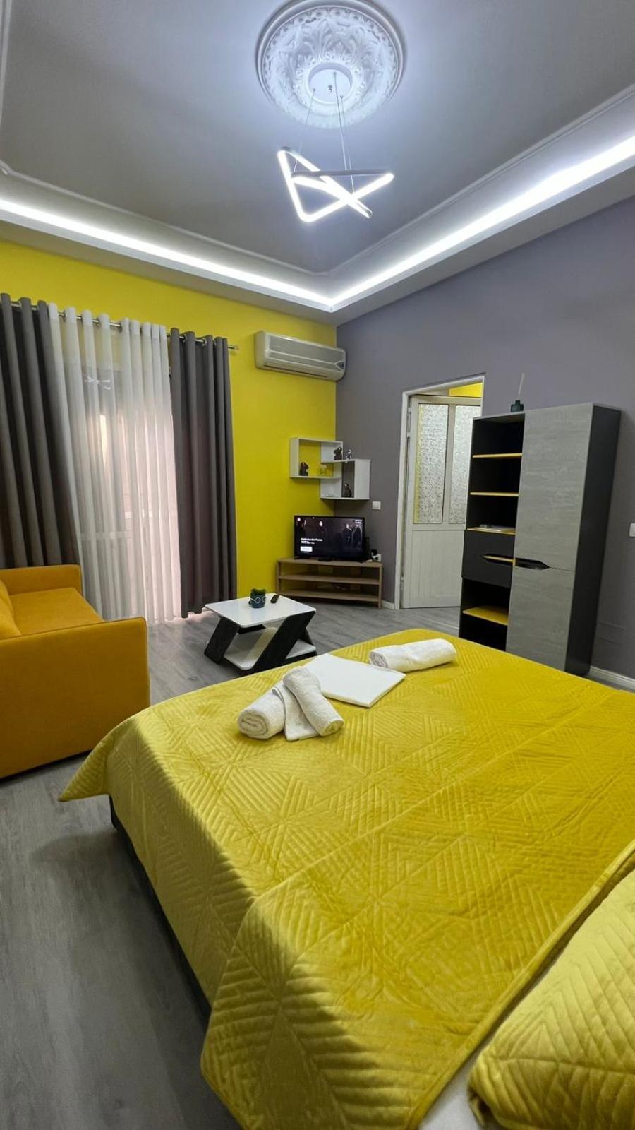 Algen Room'S Berati Exterior foto